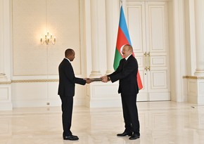Ilham Aliyev receives credentials of new ambassador of Rwanda to Azerbaijan