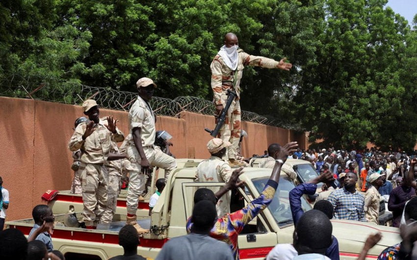 Nigerdəki xunta iki ölkənin ordusuna müharibə olacağı təqdirdə yardım etməyə icazə verib