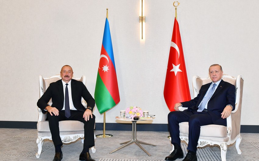 В Самарканде состоялась встреча президентов Азербайджана и Турции