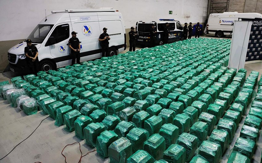 Spanish police seize record cocaine in Ecuadorean banana shipment