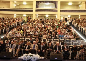 Beynəlxalq forum iştirakçılarına Nizami Gəncəvinin əsərləri əsasında hazırlanmış tamaşa təqdim olunub