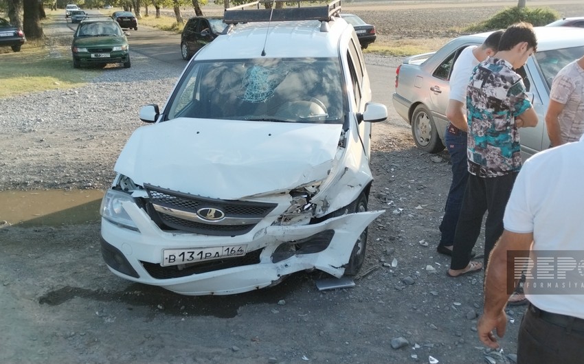 В Огузе столкнулись два автомобиля, есть пострадавшие