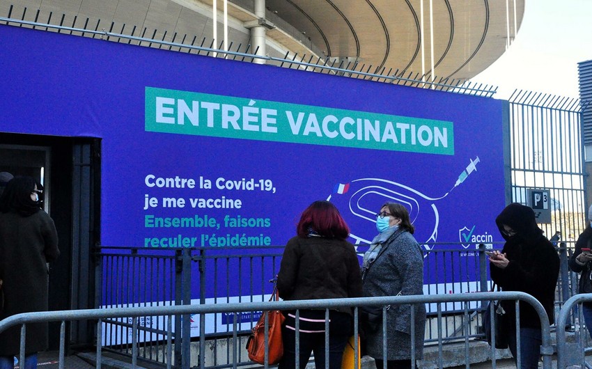 Во Франции смягчат ограничения из-за COVID-19