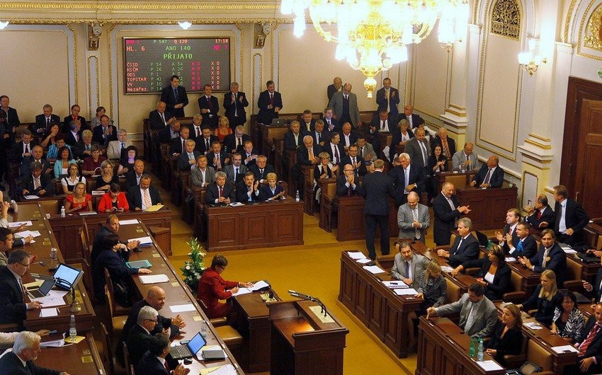 Çexiya hökuməti parlamentin etimad səsverməsində qalib gəlib