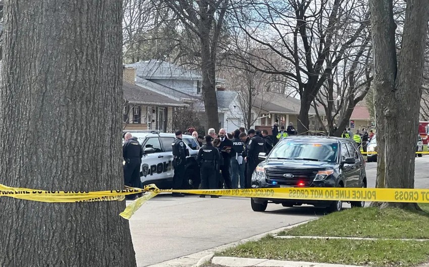 4 people killed and 7 wounded in stabbings in Illinois