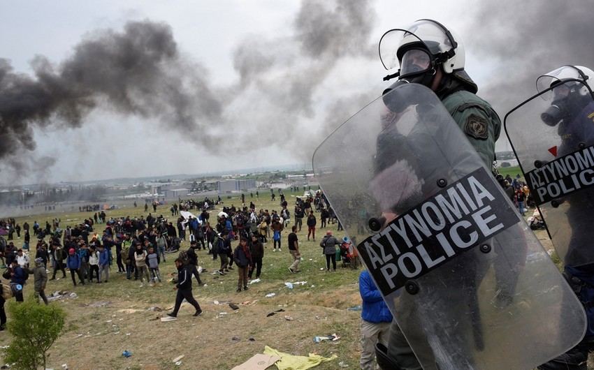 В Греции во время протеста мигрантов применили слезоточивый газ
