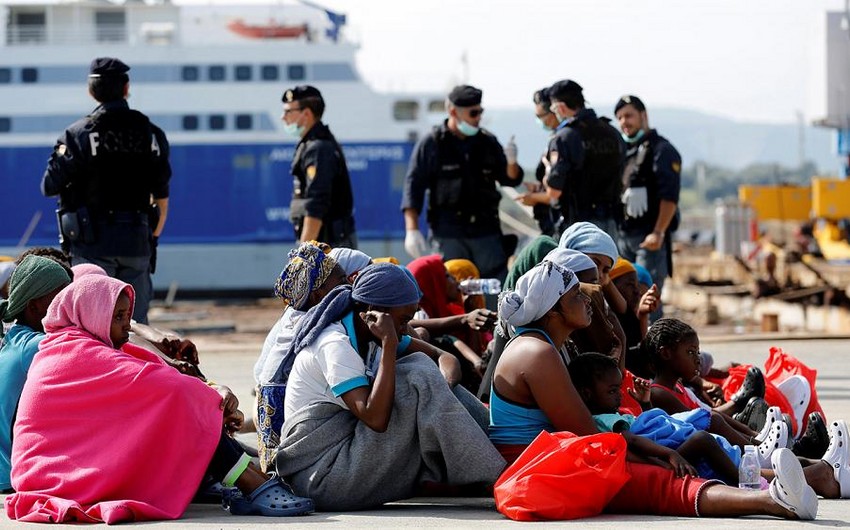 В Средиземном море за три дня спасли более четырех тысяч мигрантов