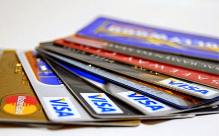 Объем операций по кредитным картам в Азербайджане сократился