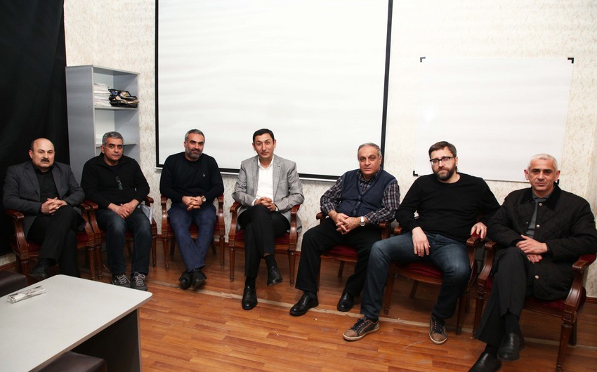 “Azərbaycanfilm”in direktoru rejissorlarla görüş keçirib
