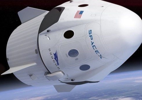 Корабль Cargo Dragon компании SpaceX сегодня должен причалить к МКС