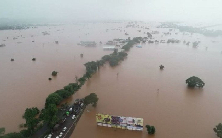 Жертвами наводнений в Индии стали более 100 человек  - ВИДЕО