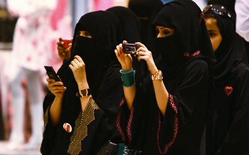Наследный принц Саудовской Аравии: женщины страны могут не носить традиционную одежду