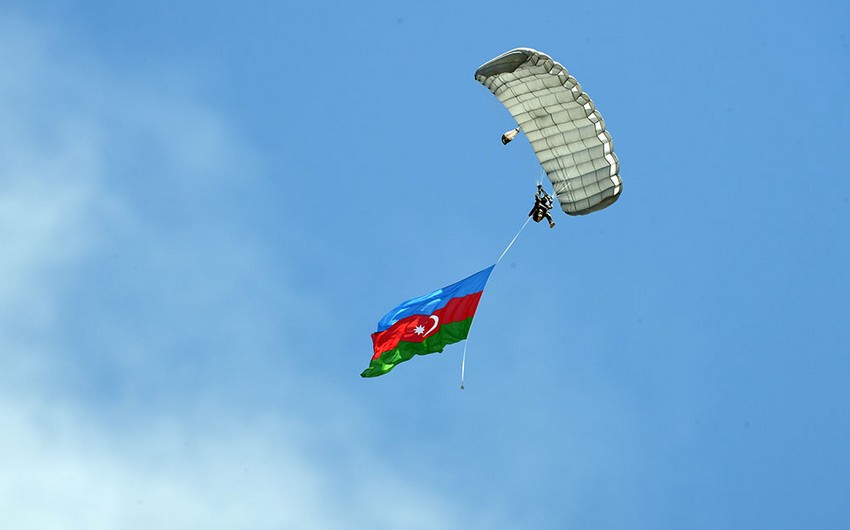 Türkiyə səmasında Azərbaycan bayrağı dalğalandırılıb