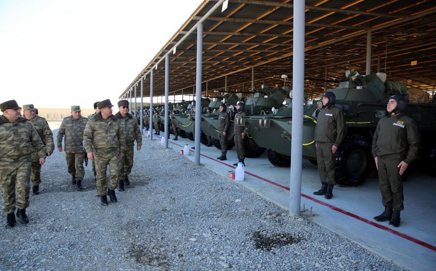 Министр обороны Азербайджана проверил состояние боеготовности передовых подразделений