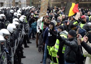 Бельгийские полицейские устроили акцию протеста в центре Брюсселя