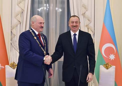 Александр Лукашенко поздравил Ильхама Алиева
