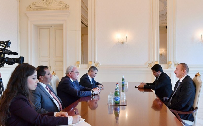 Ильхам Алиев принял делегацию во главе с министром иностранных дел Палестины