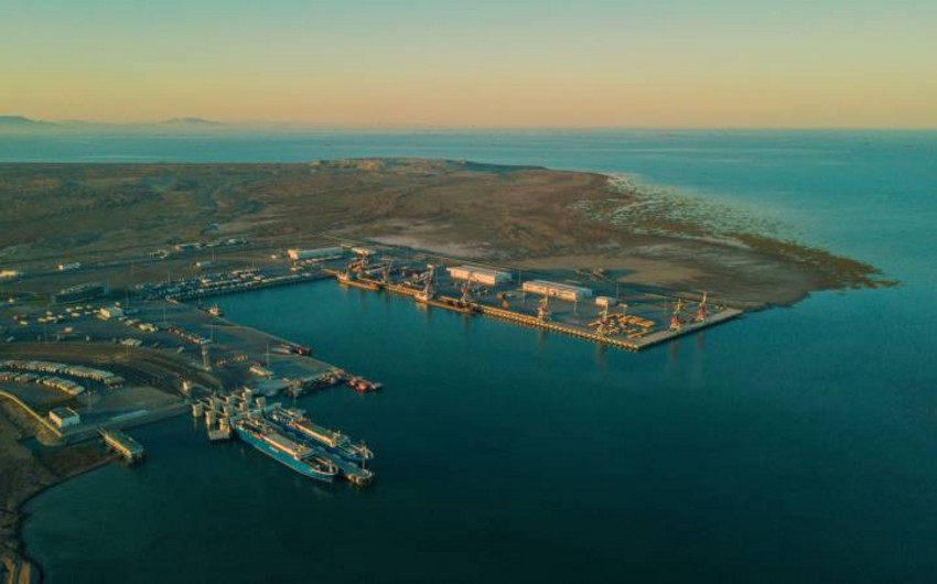 Натиг Ширинов: За последние 7 лет объем перевалки грузов в Бакинском порту увеличился более чем вдвое