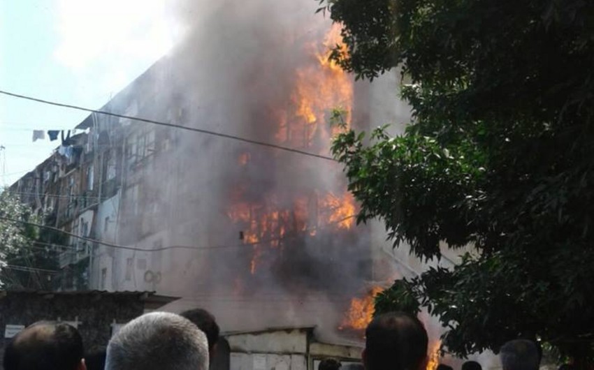 В одном из зданий Баку, где разместились вынужденные переселенцы, произошел сильный пожар - ФОТО