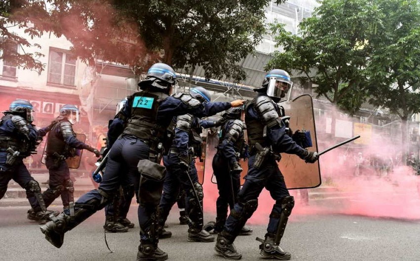 Во Франции полиция задержала 76 участников манифестаций