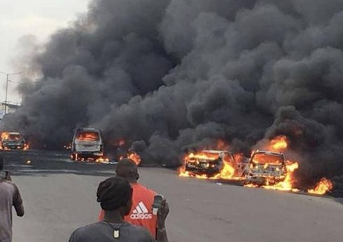 В Нигерии при взрыве машины с газом погибли 30 человек