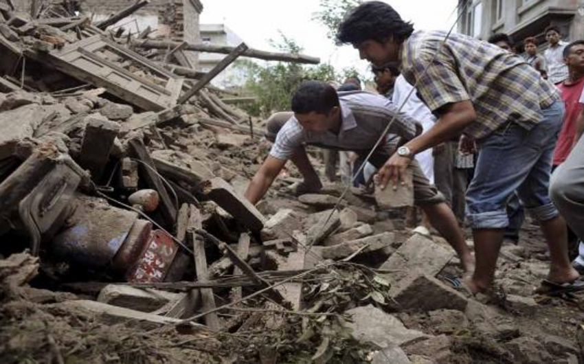 ​Непалец был спасен из-под завалов спустя 60 часов после землетрясения