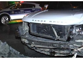 В Баку водитель внедорожника погиб в ДТП с грузовиком 