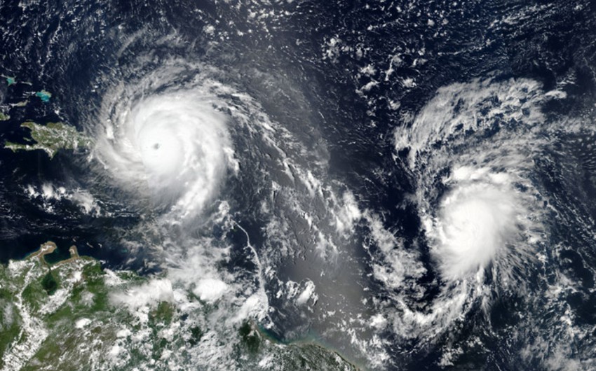 Впервые с 2010 года в Атлантике образовались три урагана