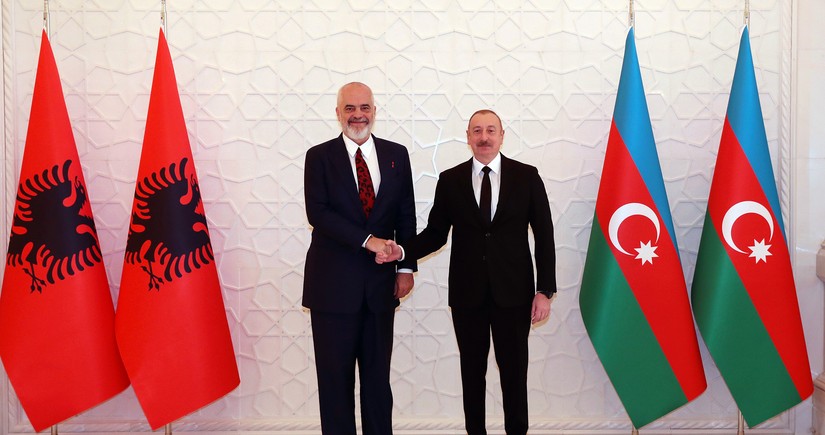 One-on-one meeting between Azerbaijani President and Albanian PM kicks off
