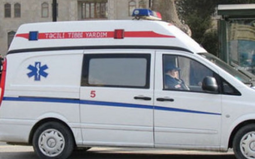 В Сабирабаде перевернулась машина скорой помощи, пострадали 5 человек