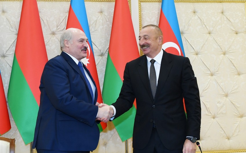 Лидер Беларуси: Мы готовы поделиться вакциной с Азербайджаном