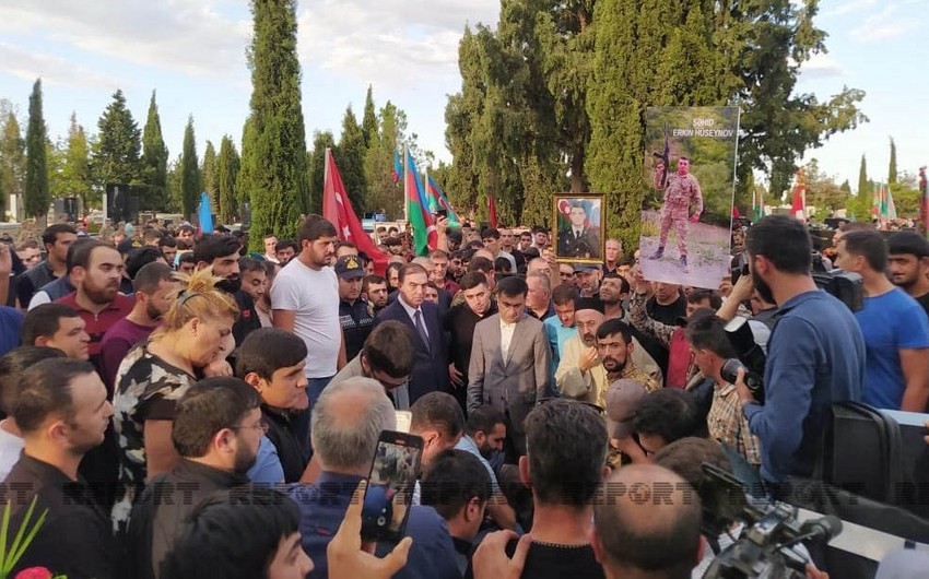 Gəncədə Azərbaycan Ordusunun şəhid leytenantı dəfn olunub