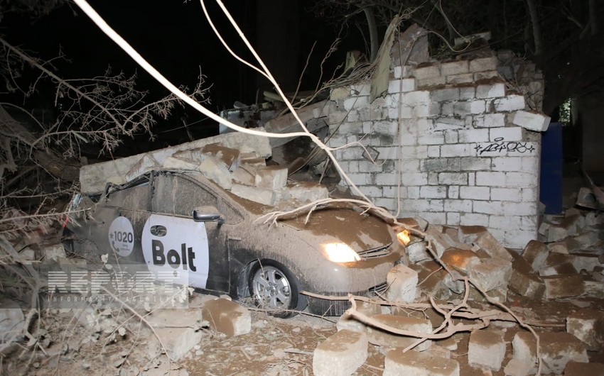 В Баку произошел взрыв в котельной, повреждено более 10 автомобилей