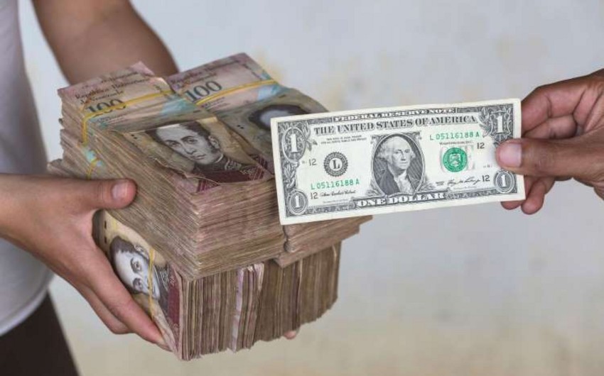 Минимальная зарплата в Венесуэле после повышения в мае составит около $2,4