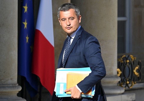 Глава МВД Франции поручил не допустить блокады Парижа