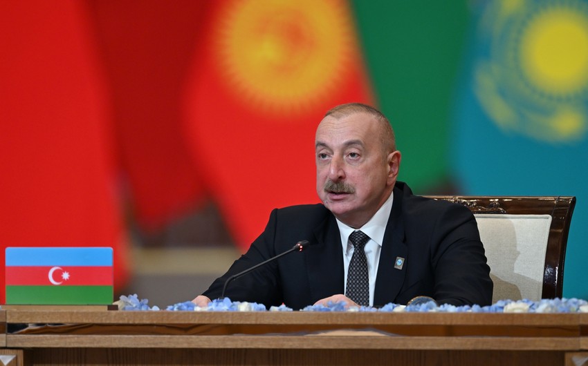 Ильхам Алиев: Азербайджан играет важную роль в развитии транспортного коридора Север-Юг
