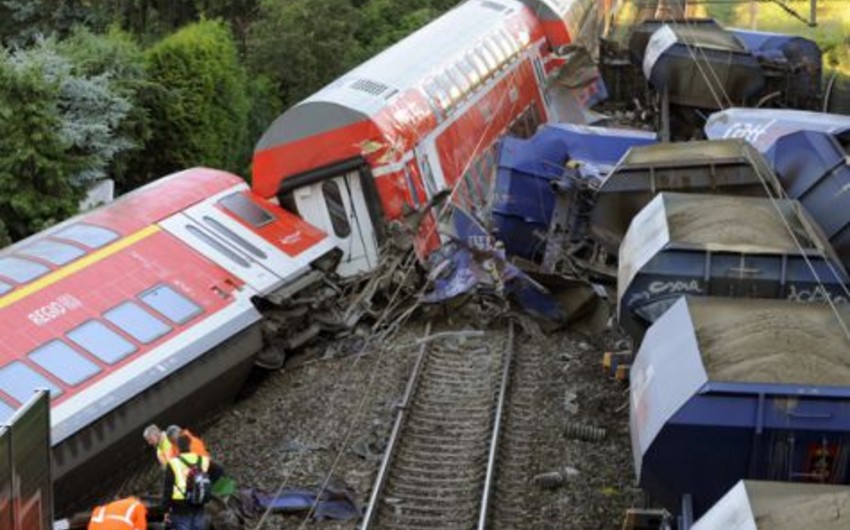​В Бельгии столкнулись пассажирский и товарный поезда, есть жертвы и раненые