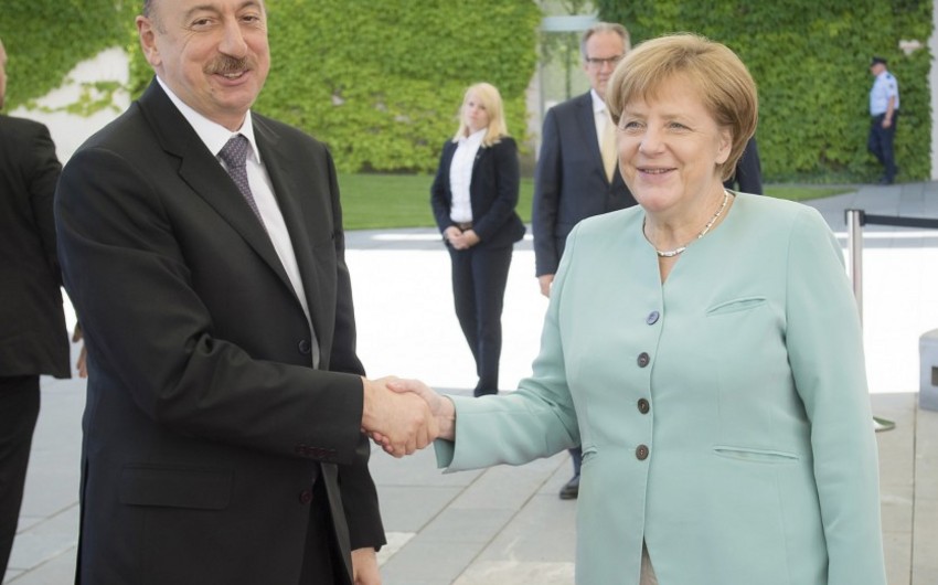 Angela Merkel Prezident İlham Əliyevi təbrik edib