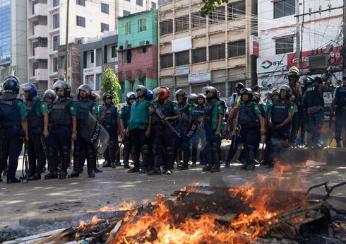 В Бангладеш при столкновении протестующих с полицией число погибших возросло до 43 человек