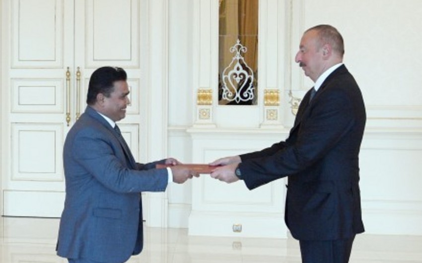 President Ilham Aliyev accepted credentials of incoming Sri Lankan ambassador