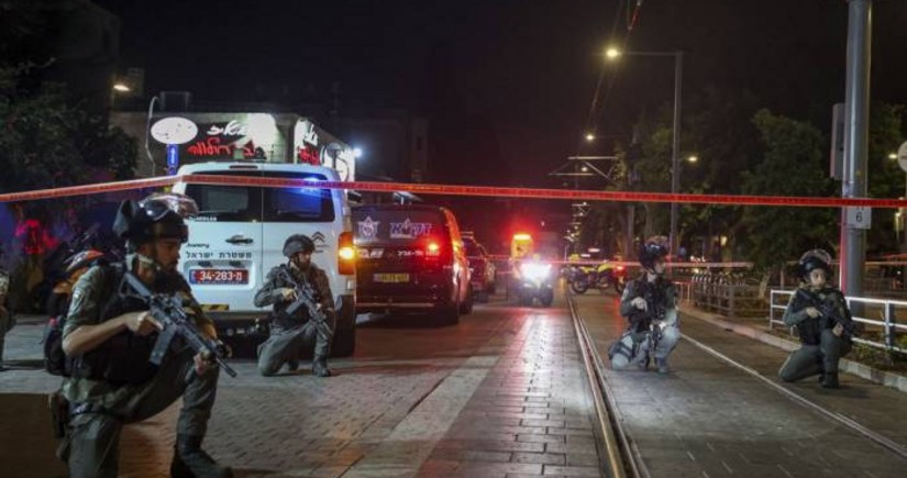 Seven Israelis killed, sixteen injured after gunmen unleash terror in Tel Aviv — police 