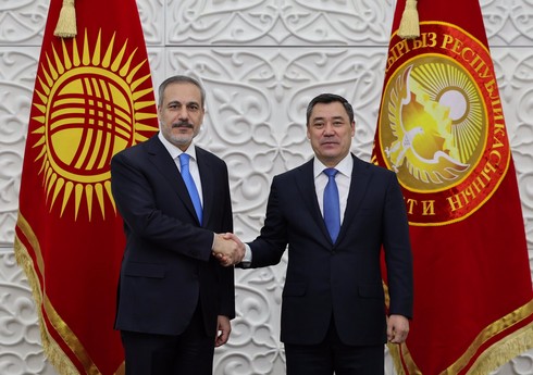 Президент Кыргызстана обсудил с Хаканом Фиданом региональные вопросы