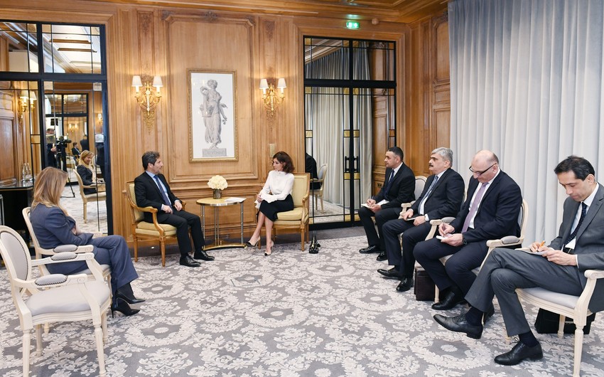 Первый вице-президент Азербайджана встретилась с исполнительным вице-президентом компании Suez Groupe по международному развитию