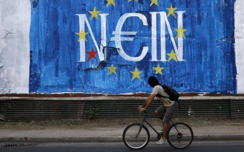 Глава МИД Греции заверил, что Афины не намерены покидать еврозону