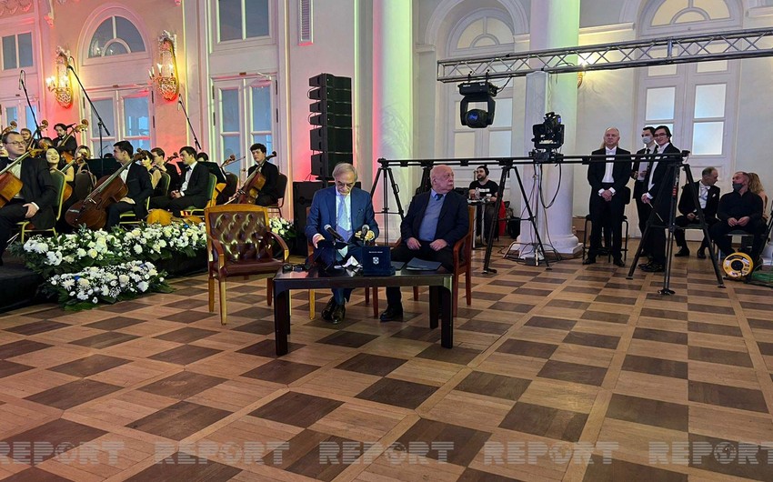 В Москве азербайджанцев наградили премией Звезды Содружества и Содружество дебютов