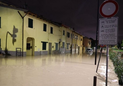 В результате ливней в итальянской Тоскане погибли шесть человек