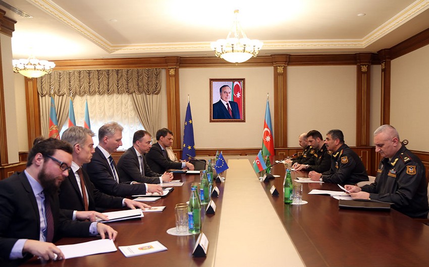 Министр обороны Азербайджана: Война может возобновиться в любой момент
