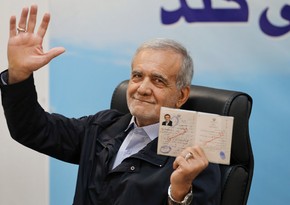 В президентской гонке в Иране лидирует кандидат-реформист