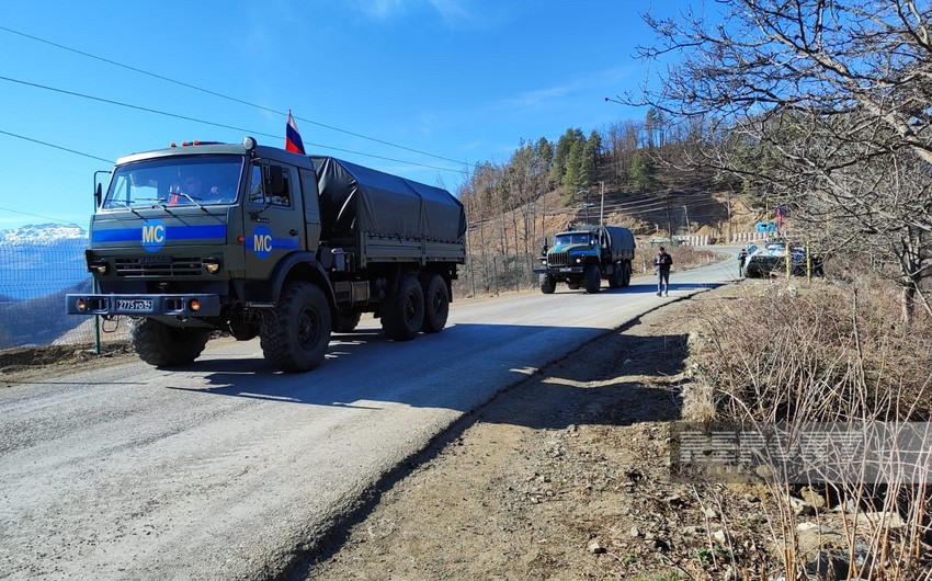 По дороге Ханкенди-Лачын беспрепятственно проехал 71 автомобиль российских миротворцев
