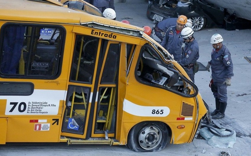 ​8 Dead, 23 Injured as bus falls Into ravine in Brazil